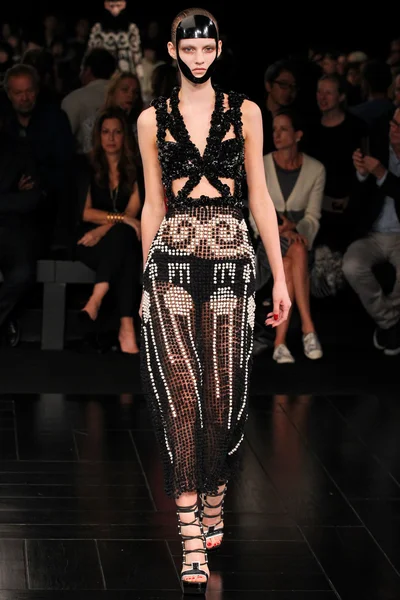 Look 33